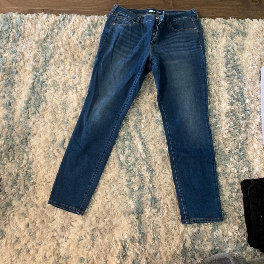 Old Navy Low rise rockstar super skinny jeans